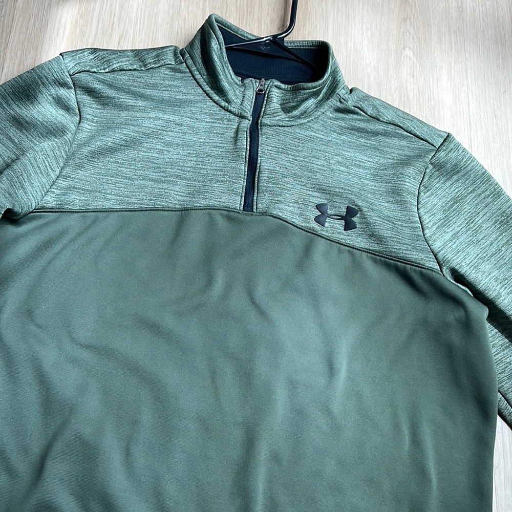 UnderArmour cold gear loose comfortable active-wear quarter -zip